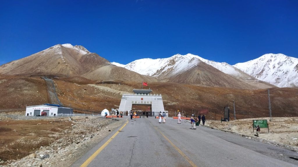 Khunjerv Pass